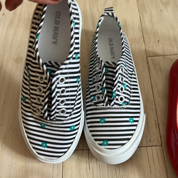 Lot of girls size 12 shoes- Gapkids and Old Navy - Picture 5 of 6